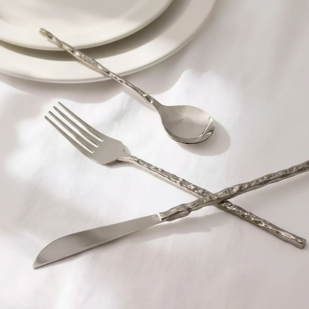 Shelton Metal 5-Piece Place Setting – Brass-Accented Flatware Set